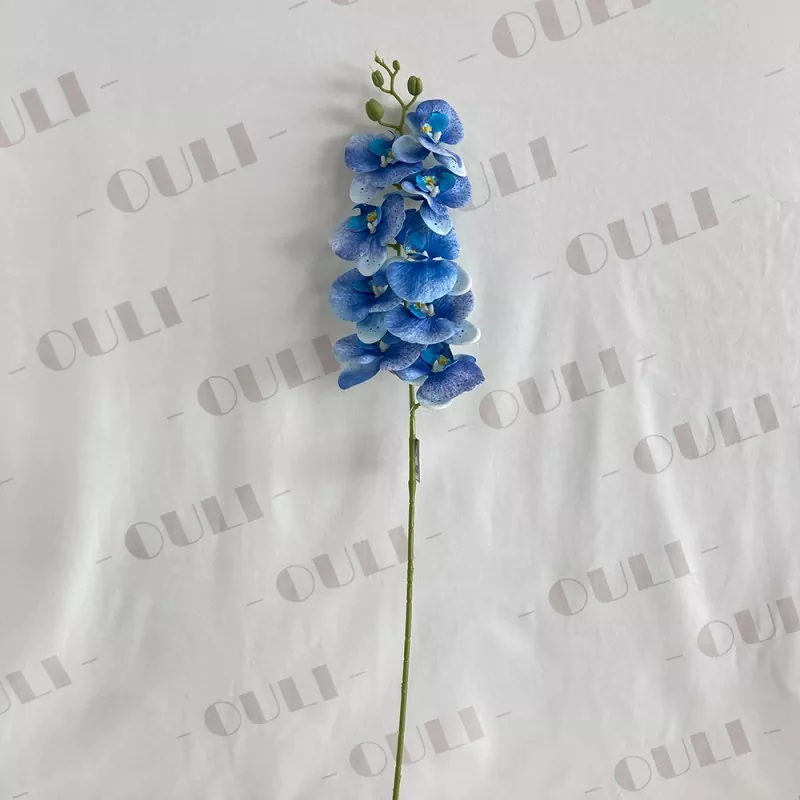Wieloma kolorową sztuczną orchideą